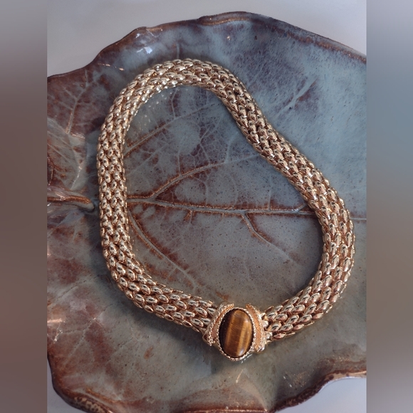 Tigers Eye Mesh Chain Magnetic Front Clasp - Picture 4 of 5